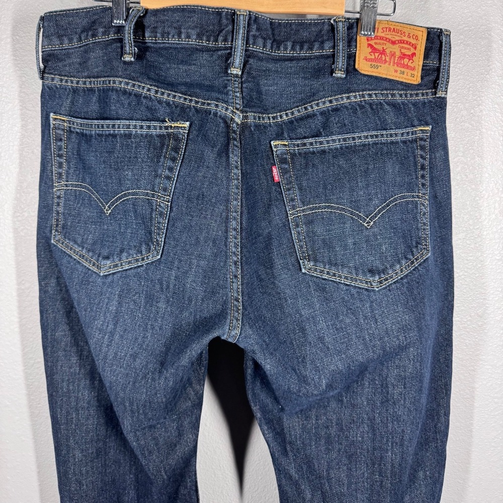 EUC Levis 559 Relaxed Straight Jeans Mens 38x32 Dark‎ Wash Denim 559-0202 - Picture 3 of 9